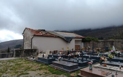 Il maltempo devasta il cimitero di Montieri: chiuso fino a nuovo ordine