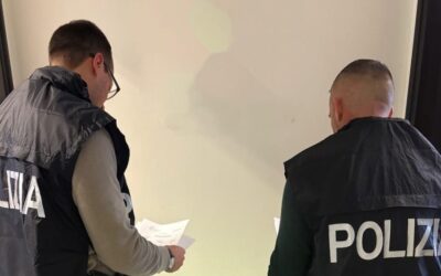 Vendevano falsi documenti per il permesso di soggiorno: 5 rinviati a  giudizio