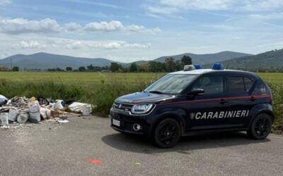 Abbandono di rifiuti speciali in un campo: denunciata azienda a  Roccastrada